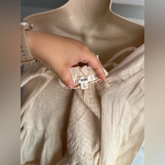 MINE  Smocked Long Sleeve Blouse Ruffle Bottom Cross Cross Back Size Large - Picture 8 of 8